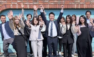 ホームページ掲載用集合写真_秋田税理士事務所